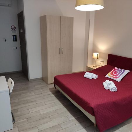 Guest House Web Room Pise Extérieur photo